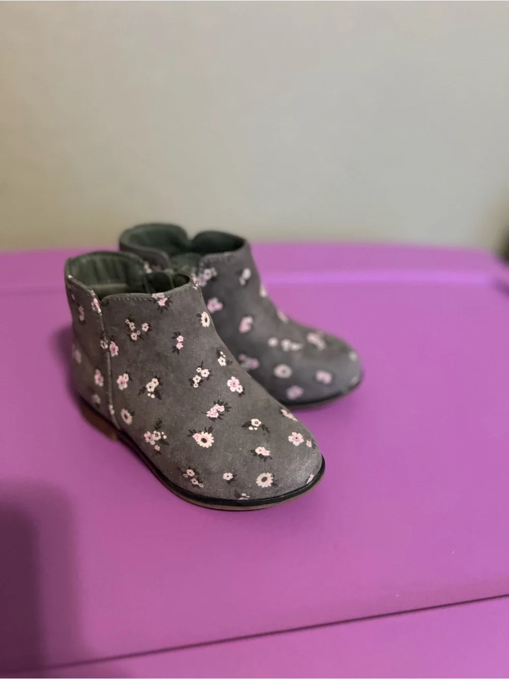 Cat & Jack Girls' Gray Floral Ankle Boots - Cute Pink Flower Accent Size 6